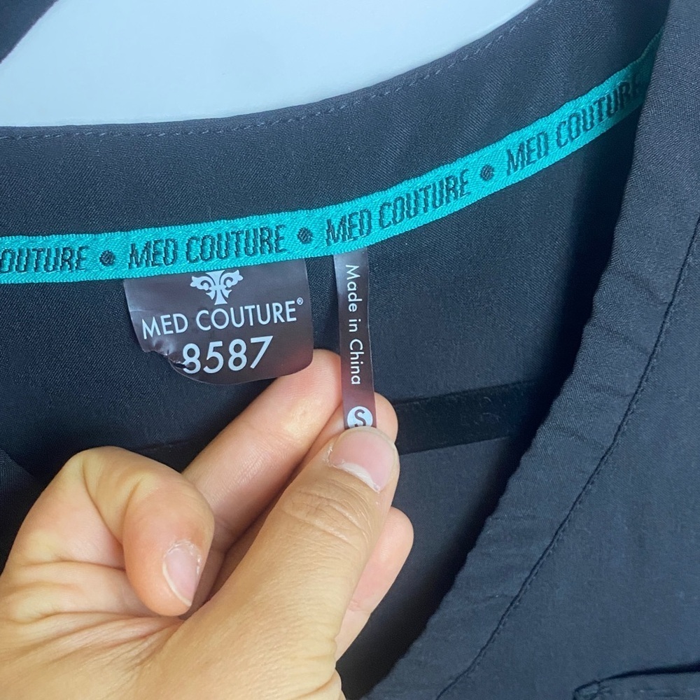 Med Couture v-neck Black Women's Top - Picture 3 of 8